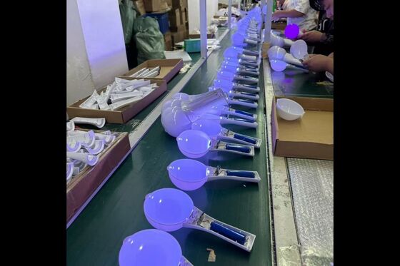 DMX-Wireless-Controller für die drahtlose Steuerung von wiederaufladbaren LED-Ballstäbchen in Konzerten und mehrtägigen Proben